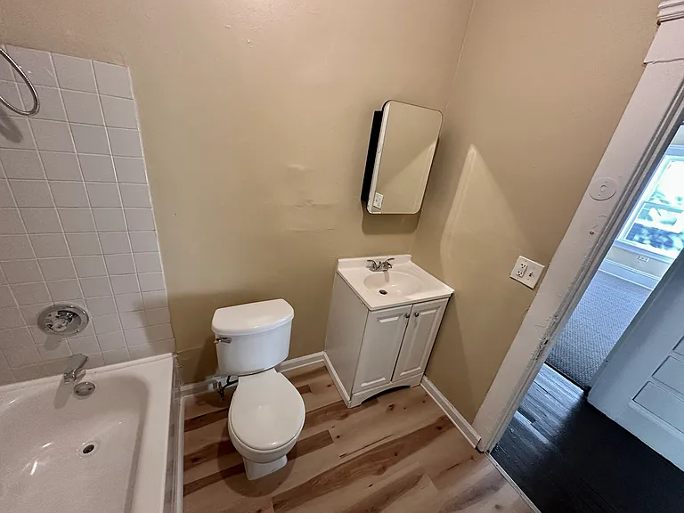 1315 E 85th St #2 — Photo 14