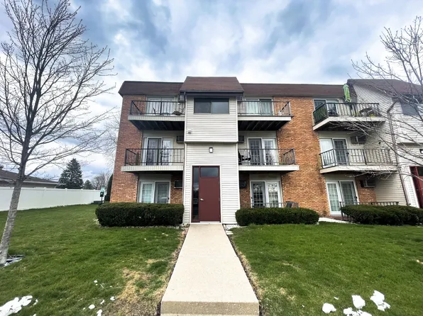 2404 Marquette Rd APT 21, Peru, IL 61354