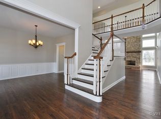 7N699 Wagontire Rd, St Charles, IL 60175