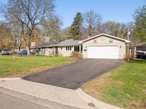 10216 Zenith Ln, Bloomington, MN 55431