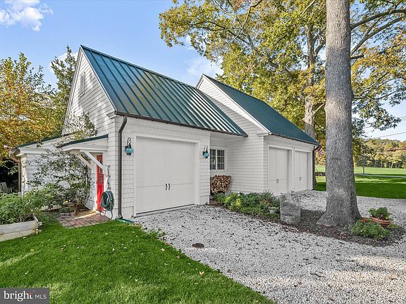 3rd image of 523 Broadwater Way