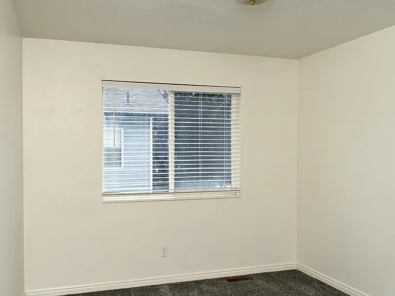 1394 N 290 W #4 — Photo 10
