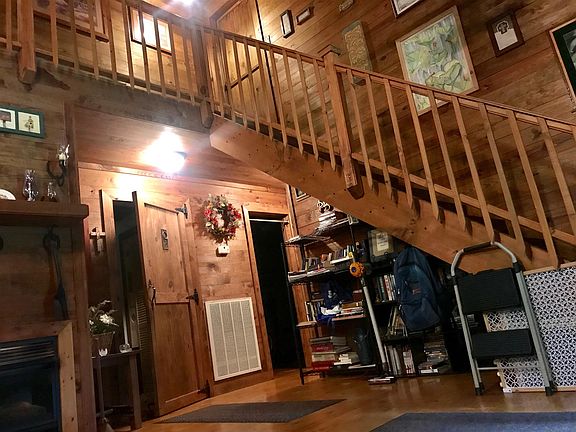 4th image of 694 Colonel Brady Dr