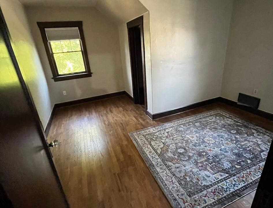 2nd image of 501 N Naches Ave #3