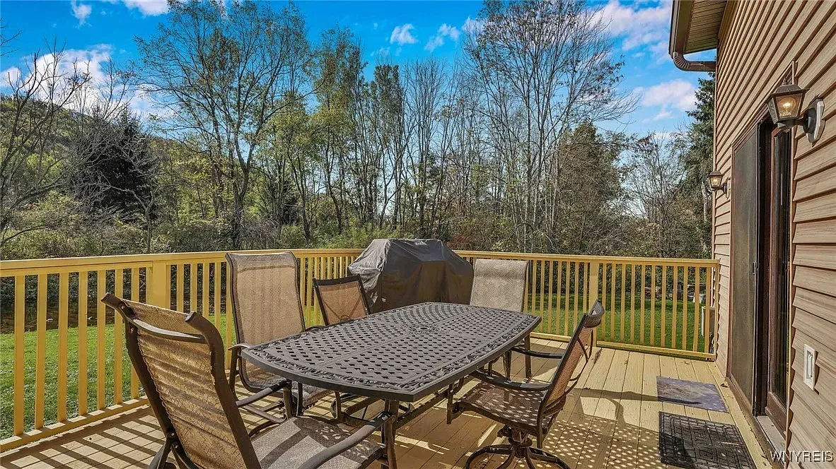 6331 Route 242 E — Photo 3