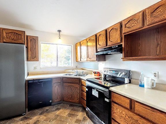 5th image of 2887 Darla Dr