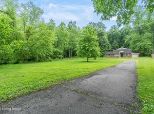 8320 Arnoldtown Rd, Louisville, KY 40214