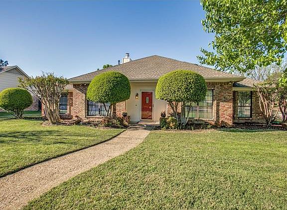 3rd image of 2701 Pawnee Cir