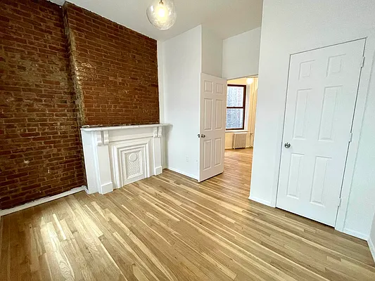 Rented by J PRESTON AND ASSOCIATES INC | media 19