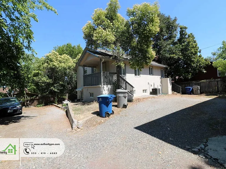 1907 Grace Ave #A — Photo 2