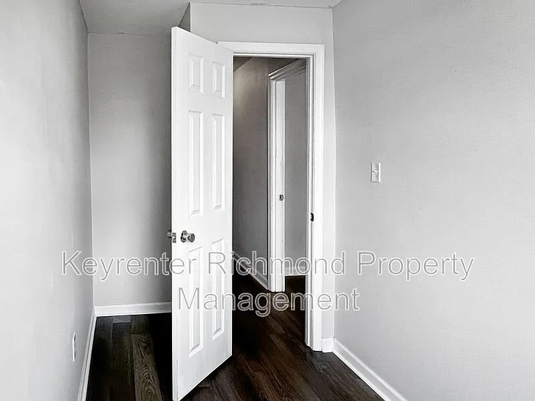 9 E 19th St — Photo 18