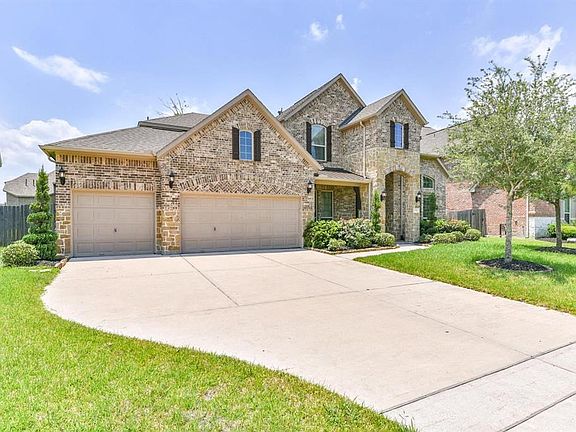 3rd image of 15714 Elkins Creek Ct