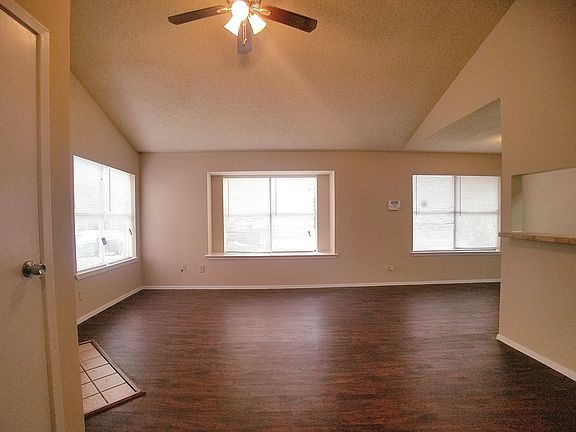 3rd image of 5407 Farley Dr #A