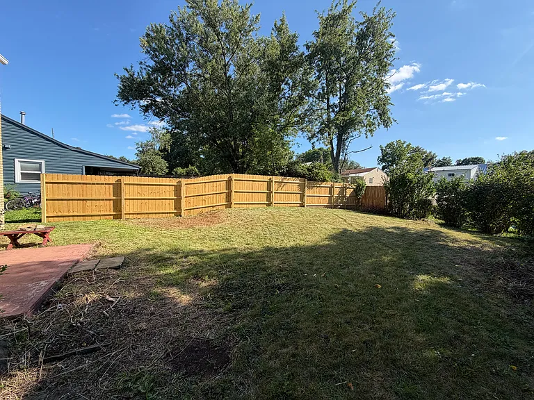 1016 Lindberg Ave — Photo 10
