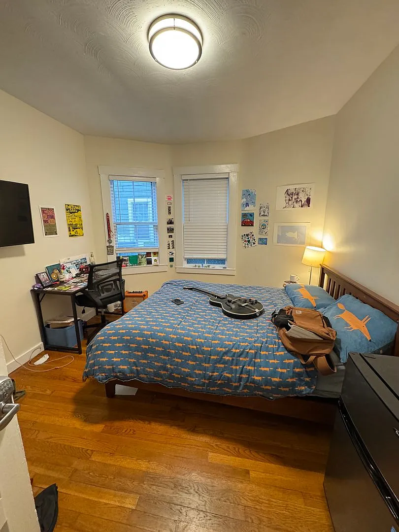 Single-Family House in Allston, In-Unit Laundry, Porch, Central Heat/AC, Parking, Eat-in Kitchen — Photo 3