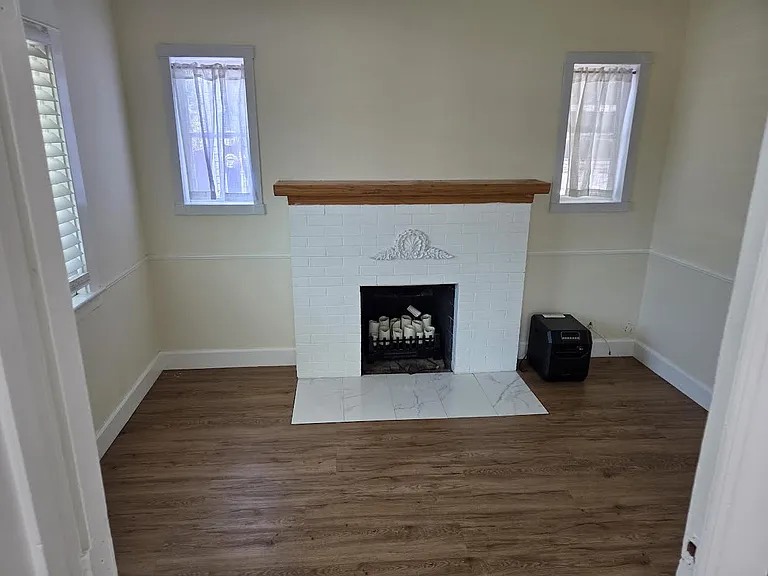 1129 S Evans St — Photo 4
