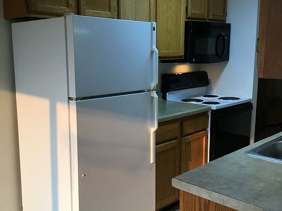 Kitchen Fridge side_07192021