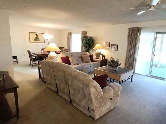 3rd image of 12522 W Parkwood Dr