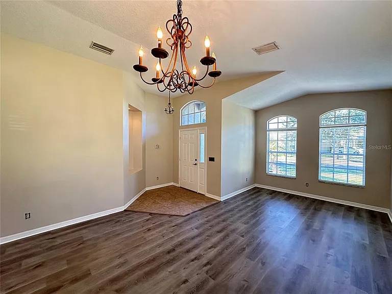 8037 Moccasin Trail Dr — Photo 5