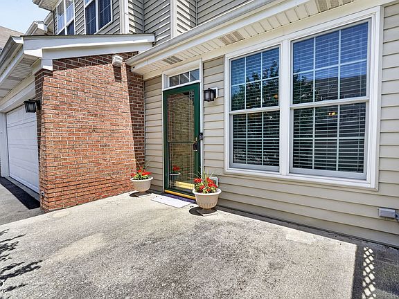 3rd image of 2359 Colfax Ln