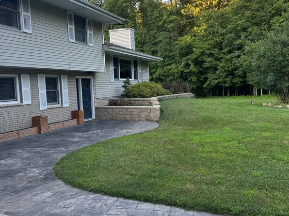 W3528 Wildwood Dr, Lake Geneva, WI 53147