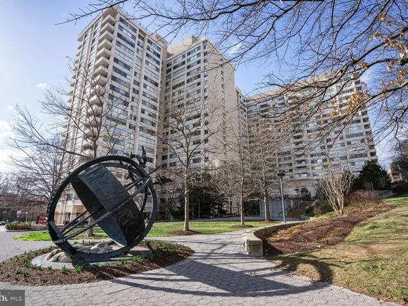 5500 Friendship Blvd APT 1525N, Chevy Chase, MD 20815