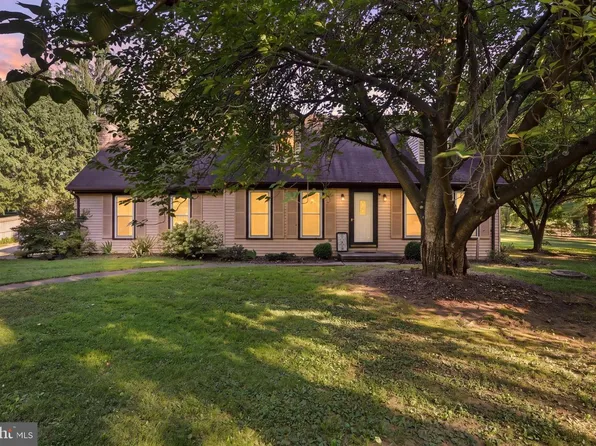 5066 Hillclimb Rd, Spring Grove, PA 17362