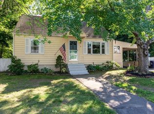 26 Sunset Rd, Dracut, MA 01826