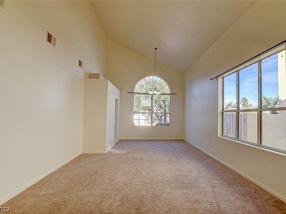 2nd image of 8100 Villa Finestra Dr