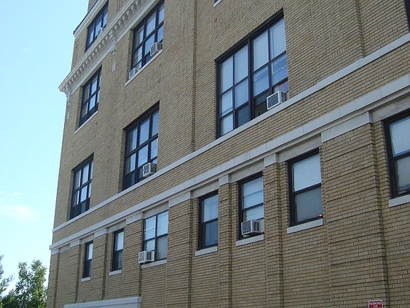3rd image of 335 Forest Ave APT 209
