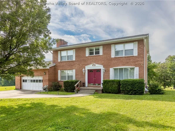 502 Sunnybrook Dr, Hurricane, WV 25526