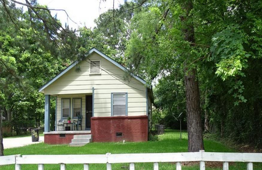 2nd image of 3427 Lampton Ave