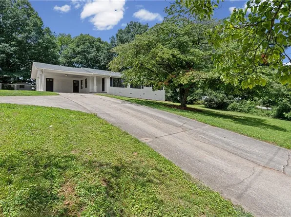 3138 Esther Dr, Gainesville, GA 30504