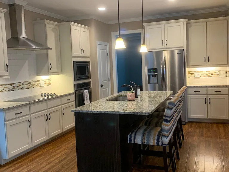 115 Falling Water Rd — Photo 2