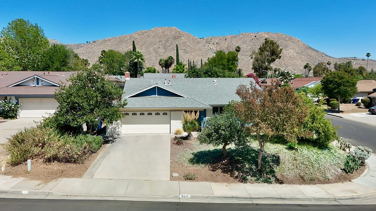4 bed, 2.0 bath, 1597 sqft, $3,850 — Photo 1