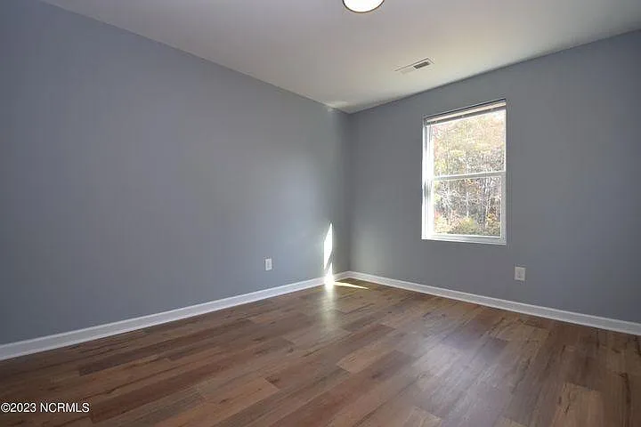 2302 Decorah Ct — Photo 11