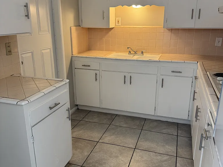 62 S Allen #C — Photo 2