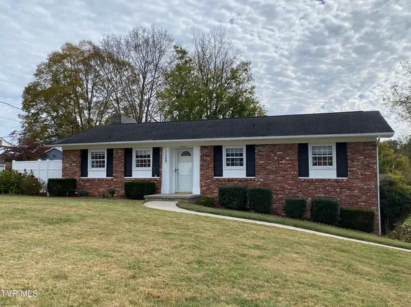 1129 Brockway Dr, Kingsport, TN 37663