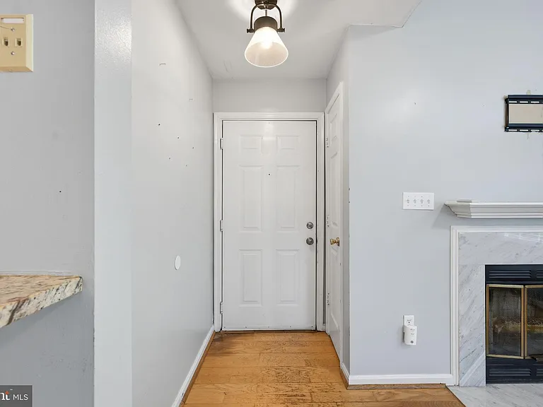 933 Hillside Lake Ter #110 — Photo 3