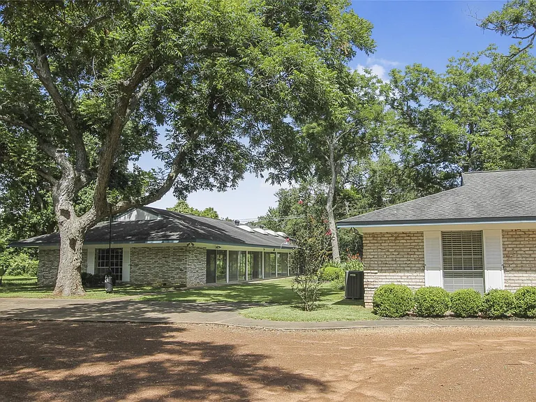 536 Oak Dr — Photo 4