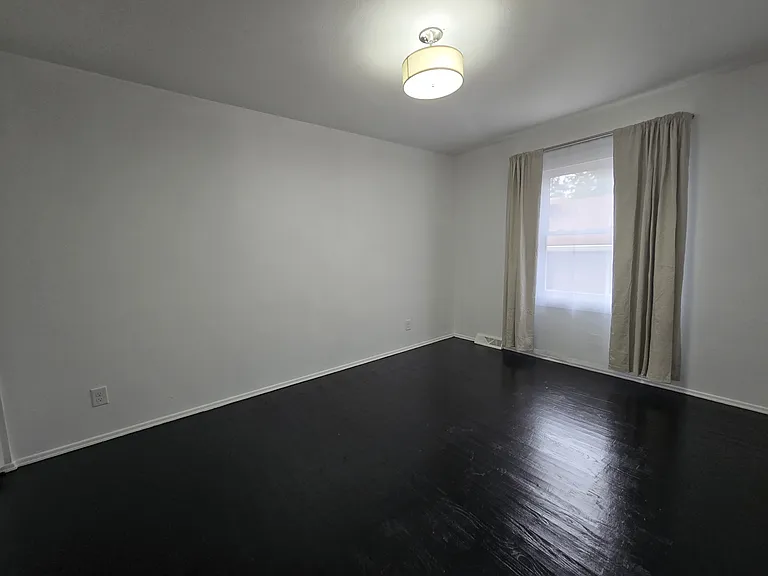 470 Zahn Dr #2 — Photo 16