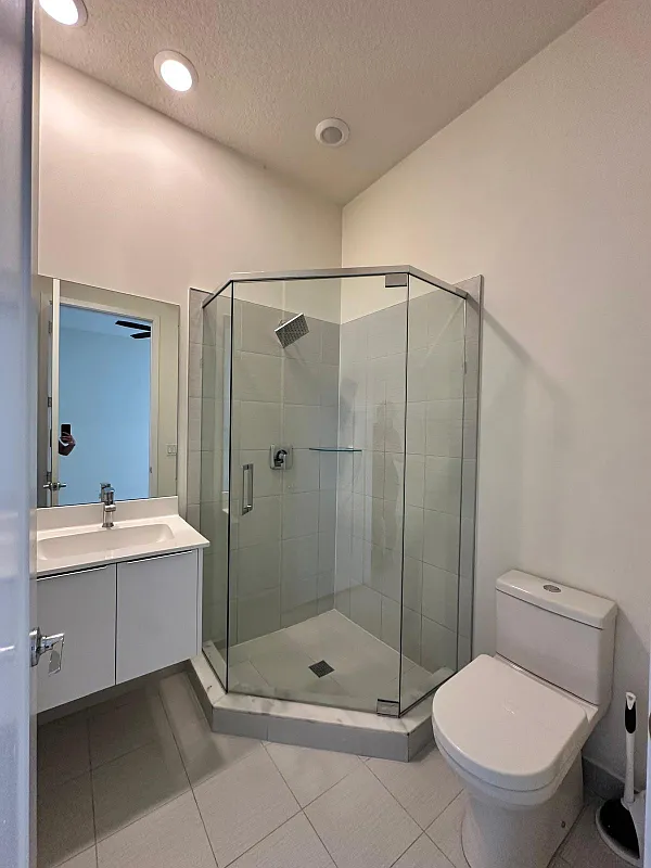 Modern 1 Bed/1 Bath Condo in Doral | Available 06/01/2025 | $2000/mo | FL — Photo 1