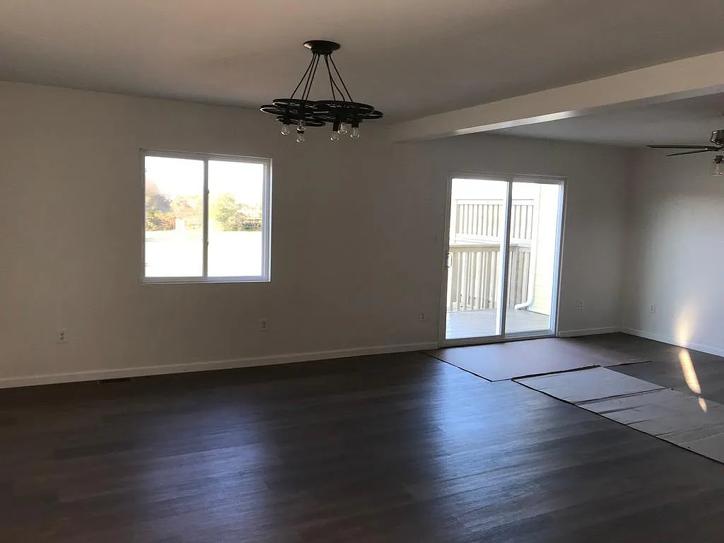 3 bed, 2.5 bath, 1600 sqft, $2,000 — Photo 4