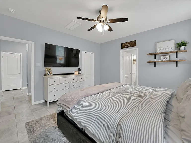 1127 Littleton Ct — Photo 22