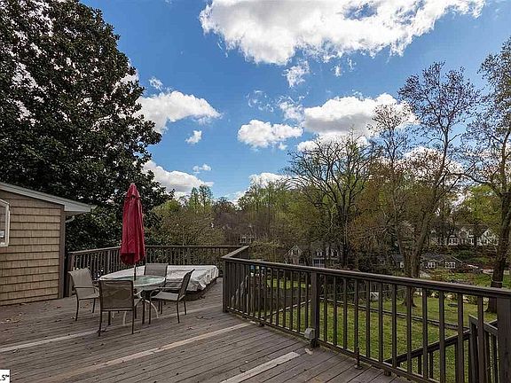 2nd image of 214 Aberdeen Dr