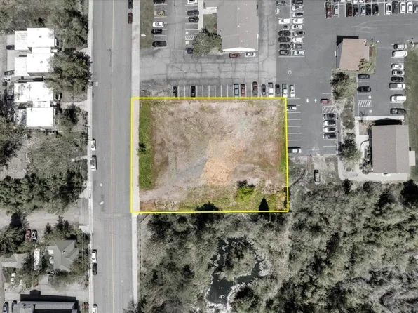 Pine St, Mount Shasta, CA 96067