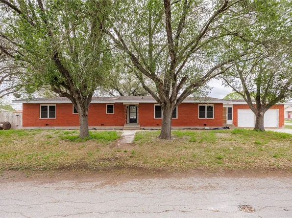 1406 4th St, Agua Dulce, TX 78330