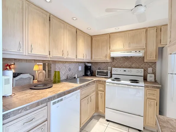 2800 NW 47th Terrace #106B, Lauderdale Lakes, FL 33313