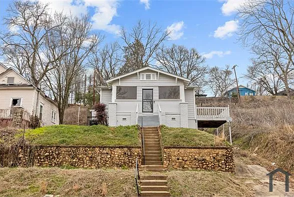 3 bed, $1,099 — Photo 2