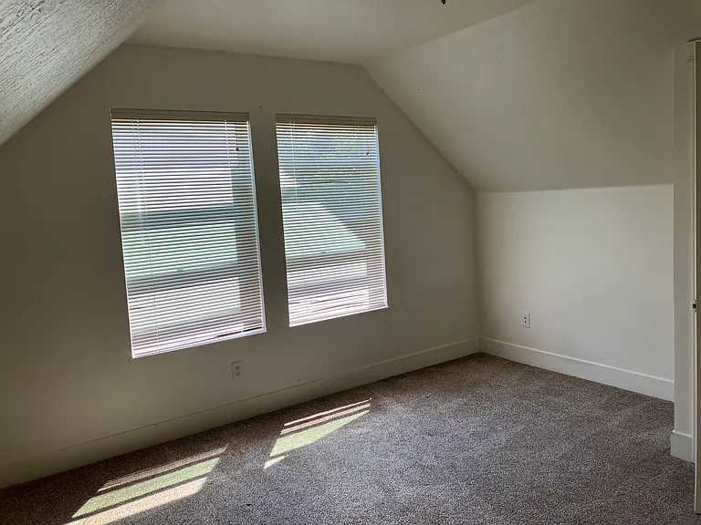 1515 Riverview St — Photo 5